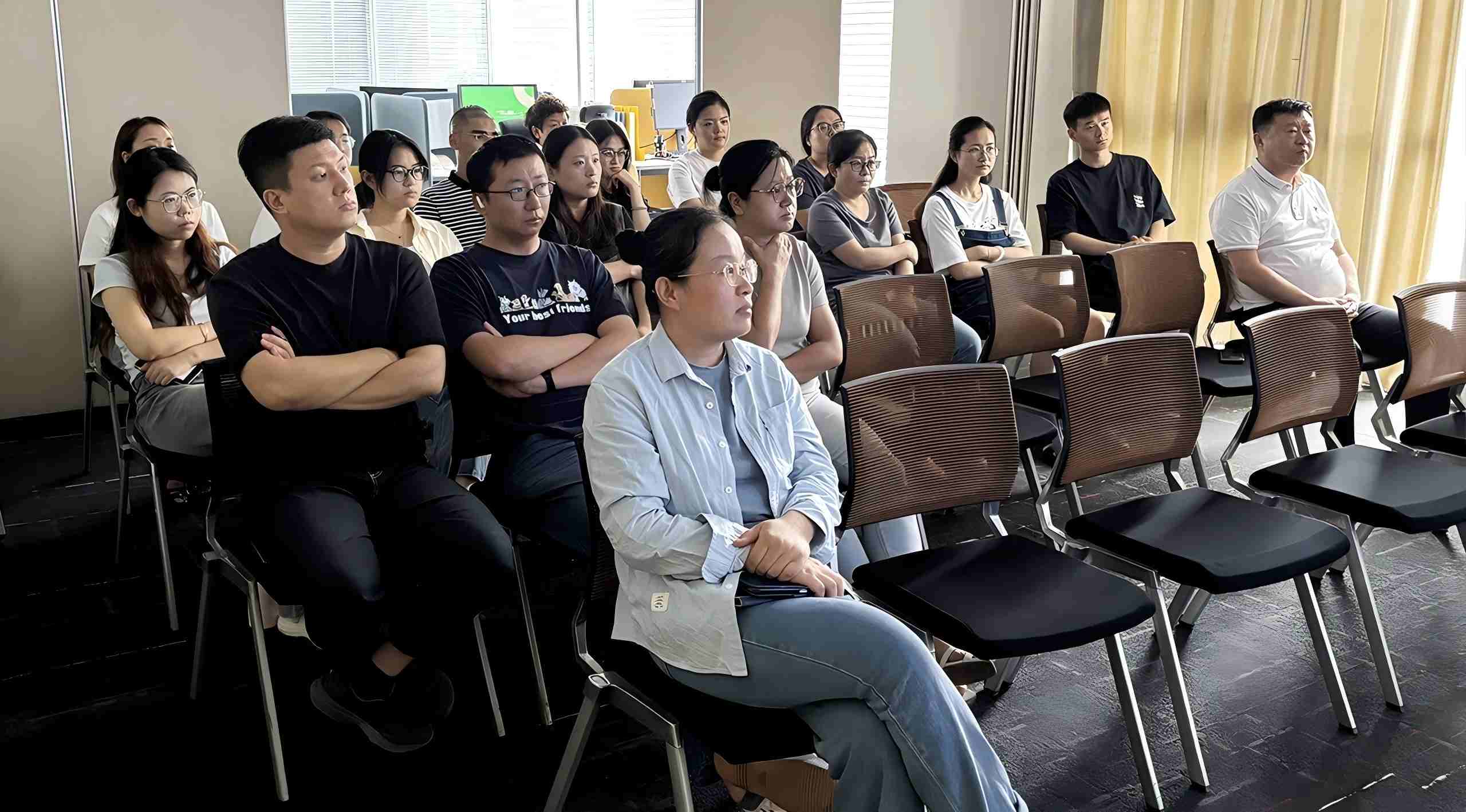 不屈的脊梁│海太欧林组织观看93大阅兵直播活动